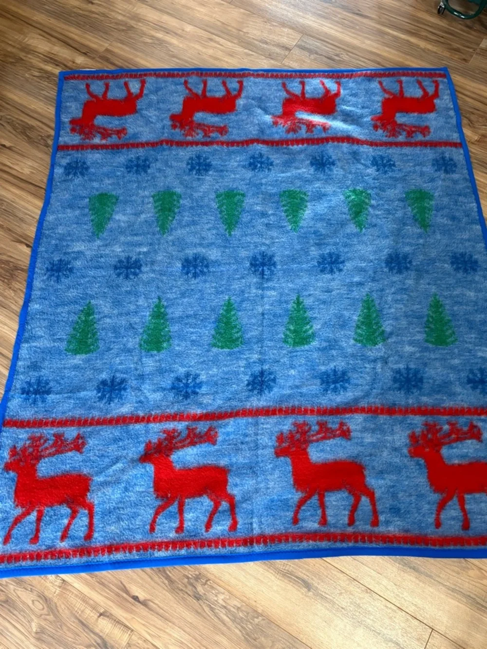 Vintage Biederlack Throw Blanket Christmas Reindeer Holiday Acrylic‎ 63”x76” USA